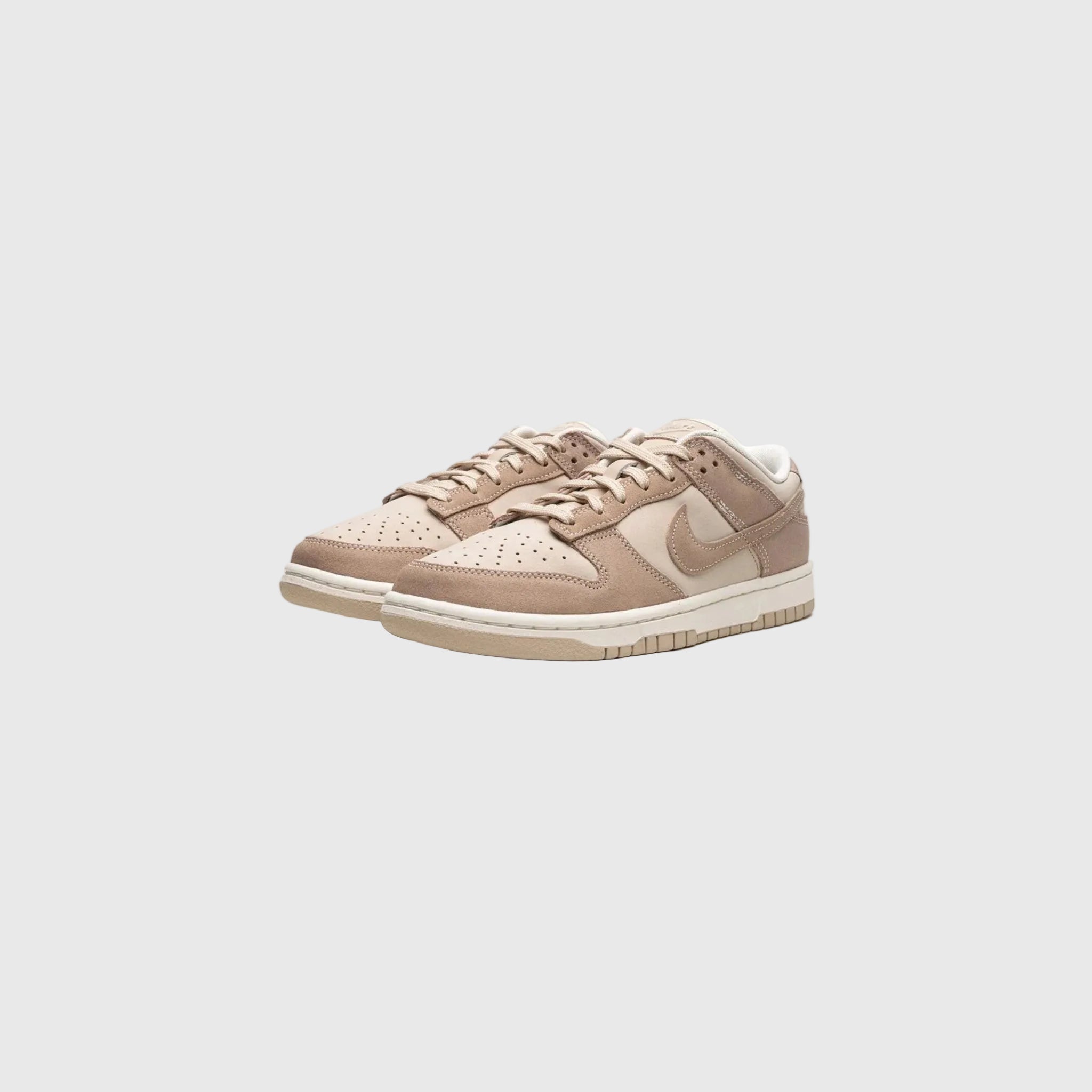 7718-1_nike-dunk-low-se-sanddrift--w--222_2_-retouchee.jpg